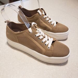 Gianni bini platform tennis shoes in Almond Latte color Size 6.5/7